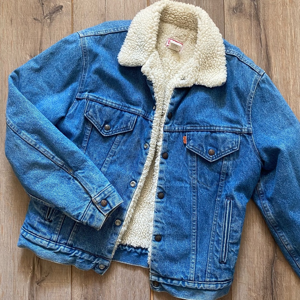 Levi’s Vintage Sherpa Lined Denim Jacket Trucker Style - MINT CONDITION